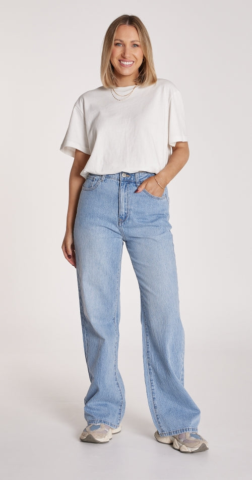 Cassie Wide Leg Jean - Mid Blue